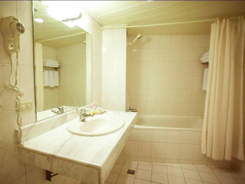 סינצ'ו סיטי Moonlight Hotel מראה חיצוני תמונה