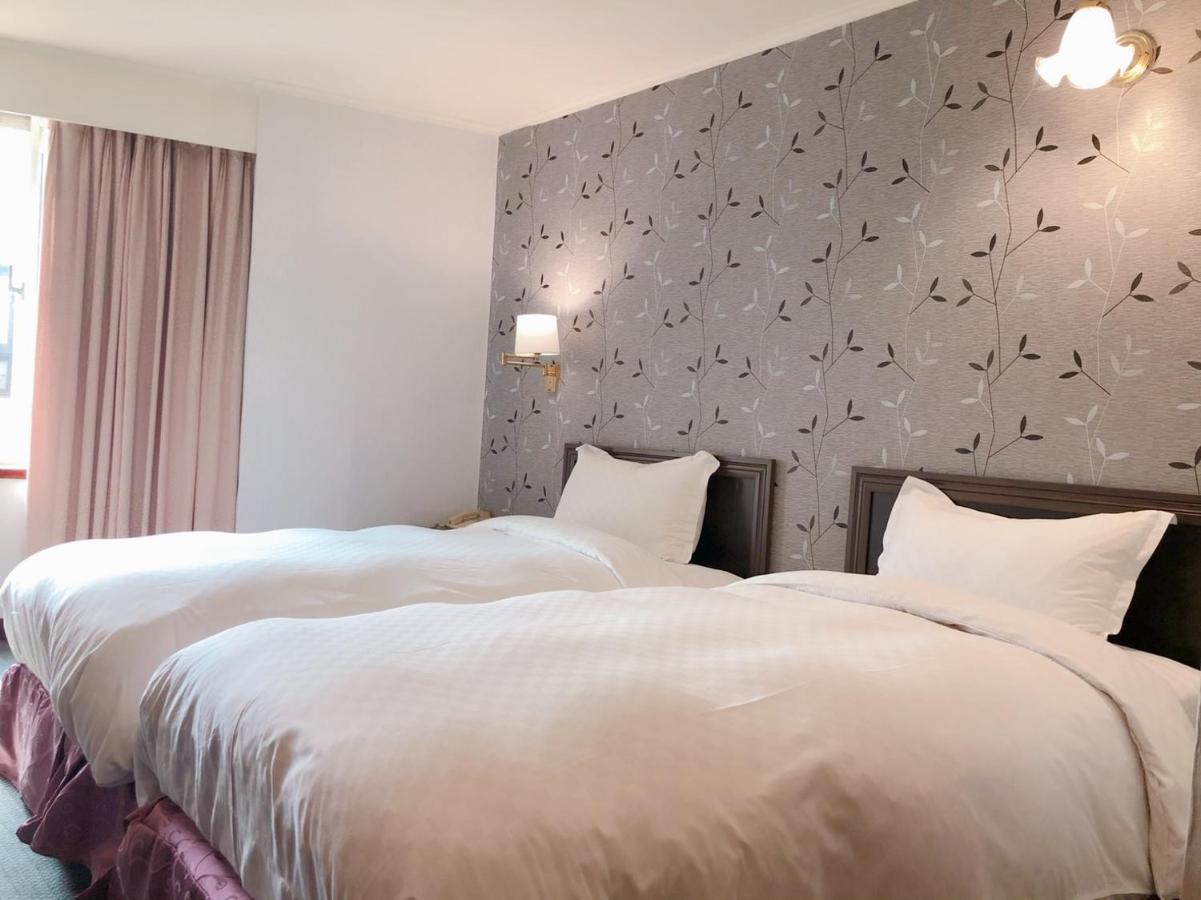 סינצ'ו סיטי Moonlight Hotel מראה חיצוני תמונה